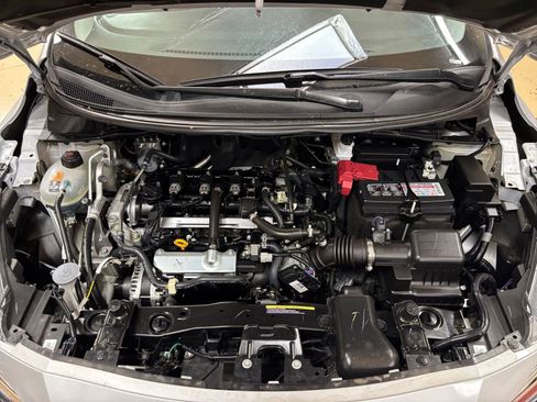 Used 2025 Nissan Versa SV FWD image 30