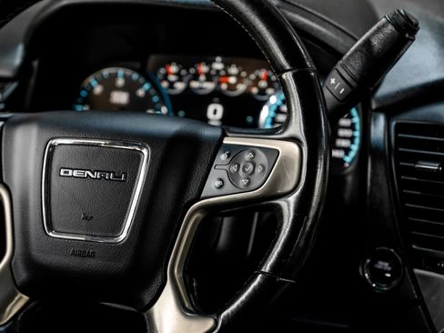 Used 2020 GMC Yukon XL Denali RWD image 19