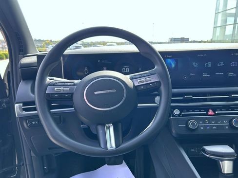 Used 2025 Hyundai Santa Cruz SE image 13