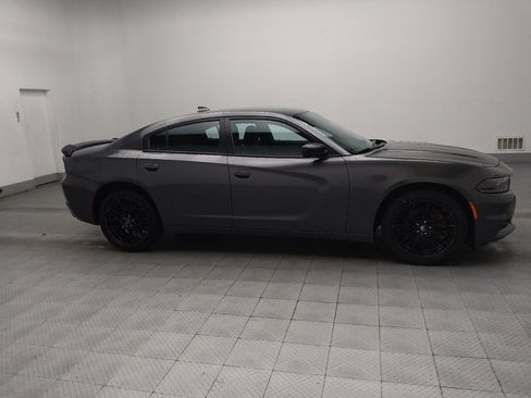 Used 2017 Dodge Charger SXT w/ Blacktop Package image 11