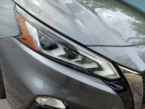Used 2019 Nissan Altima 2.5 SR w/ SR Premium Package FWD image 25