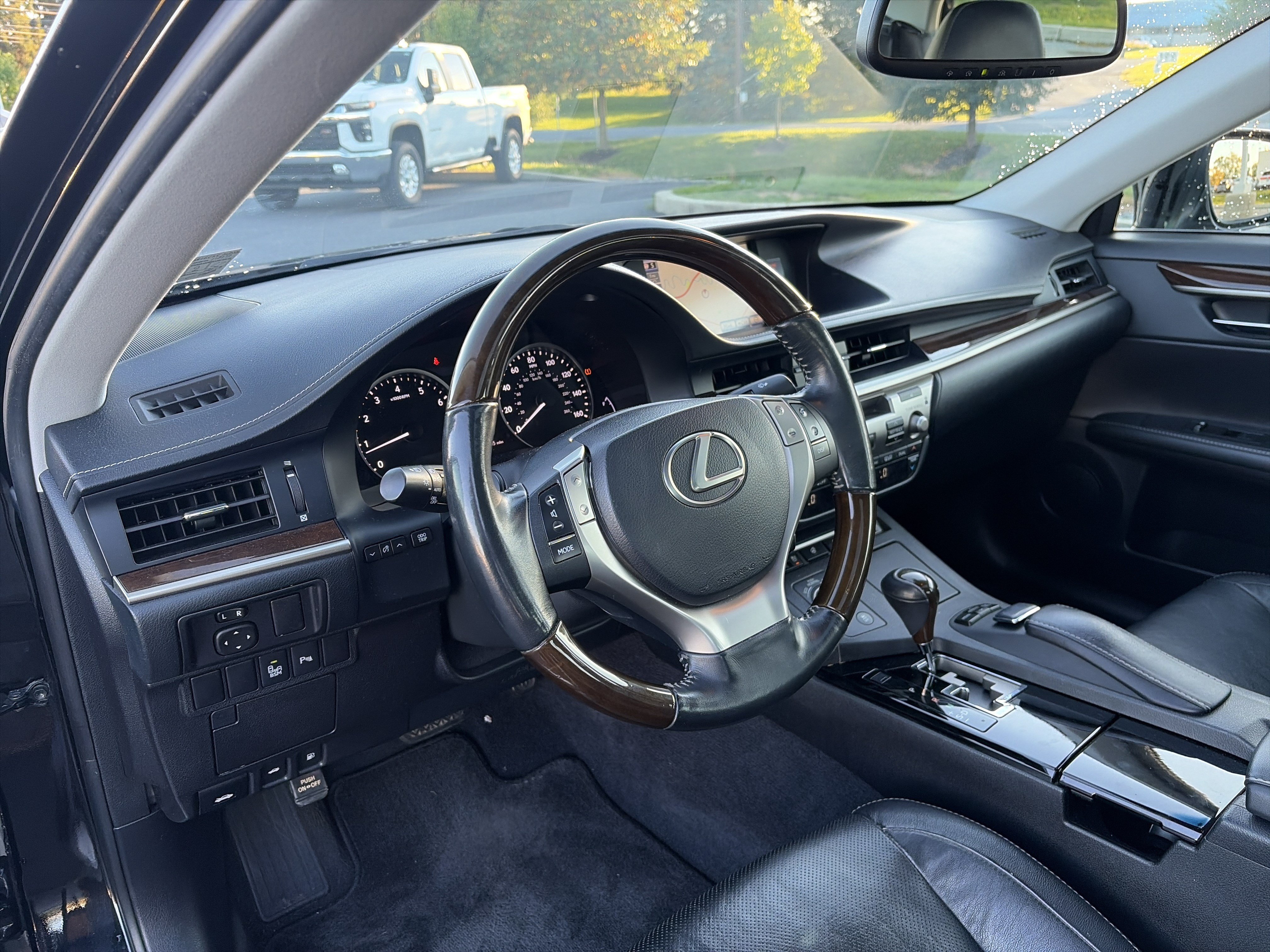 Used 2014 Lexus ES 350 w/ Luxury Package FWD image 16