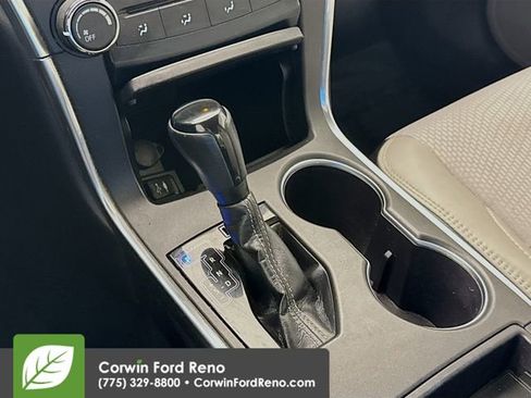 Used 2017 Toyota Camry SE image 16