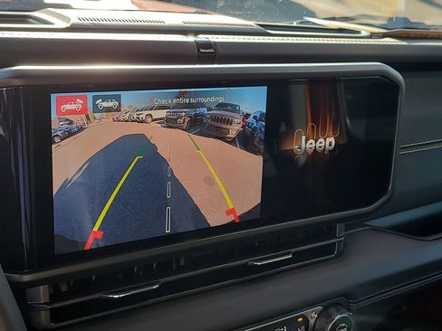 Used 2025 Jeep Wrangler Unlimited Rubicon 392 image 21