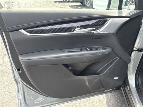 Certified 2023 Cadillac XT6 Premium Luxury AWD/4WD image 23