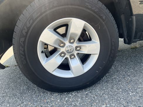 Used 2019 RAM 1500 Express image 12
