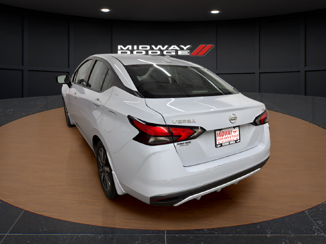Used 2024 Nissan Versa SV w/ Electronics Package FWD image 6