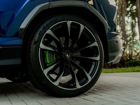 Used 2020 Lamborghini Urus image 18