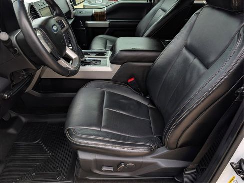 Used 2018 Ford F150 Lariat image 38