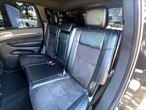 Certified 2022 Jeep Grand Cherokee Laredo X AWD/4WD image 26