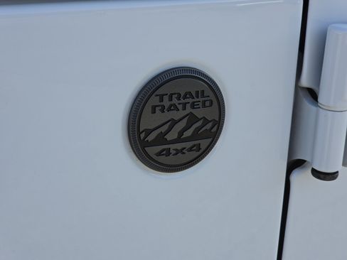 Used 2024 Jeep Wrangler Sport AWD/4WD image 9