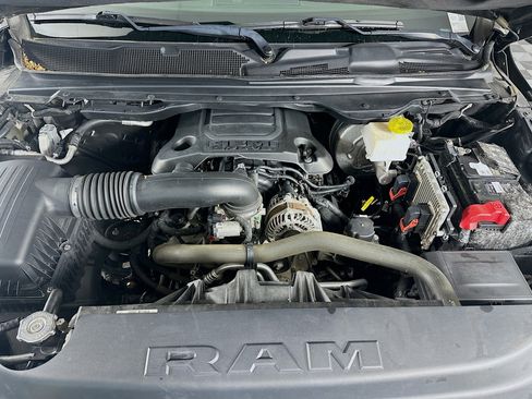 Used 2019 RAM 1500 Laramie w/ Sport Appearance Package AWD/4WD image 32