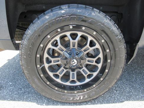 Used 2018 Chevrolet Silverado 1500 LTZ Z71 w/ Centennial Edition AWD/4WD image 8