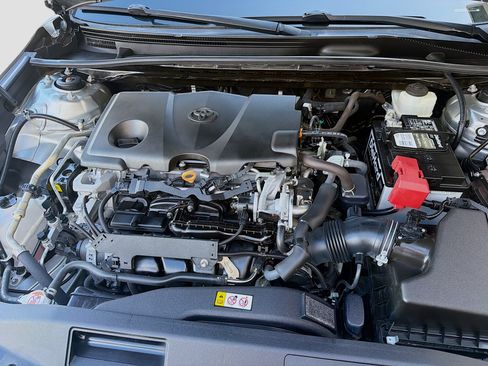 Used 2020 Toyota Camry LE FWD image 32