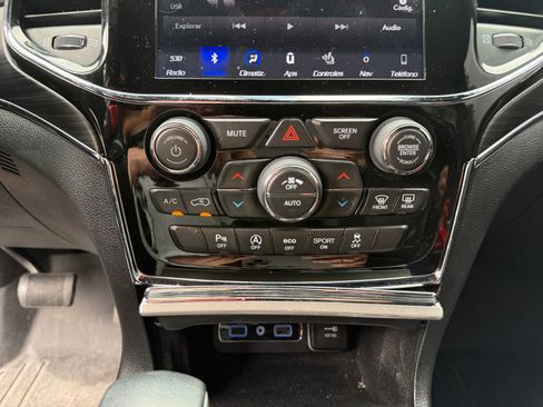 Used 2019 Jeep Grand Cherokee Limited AWD/4WD image 12