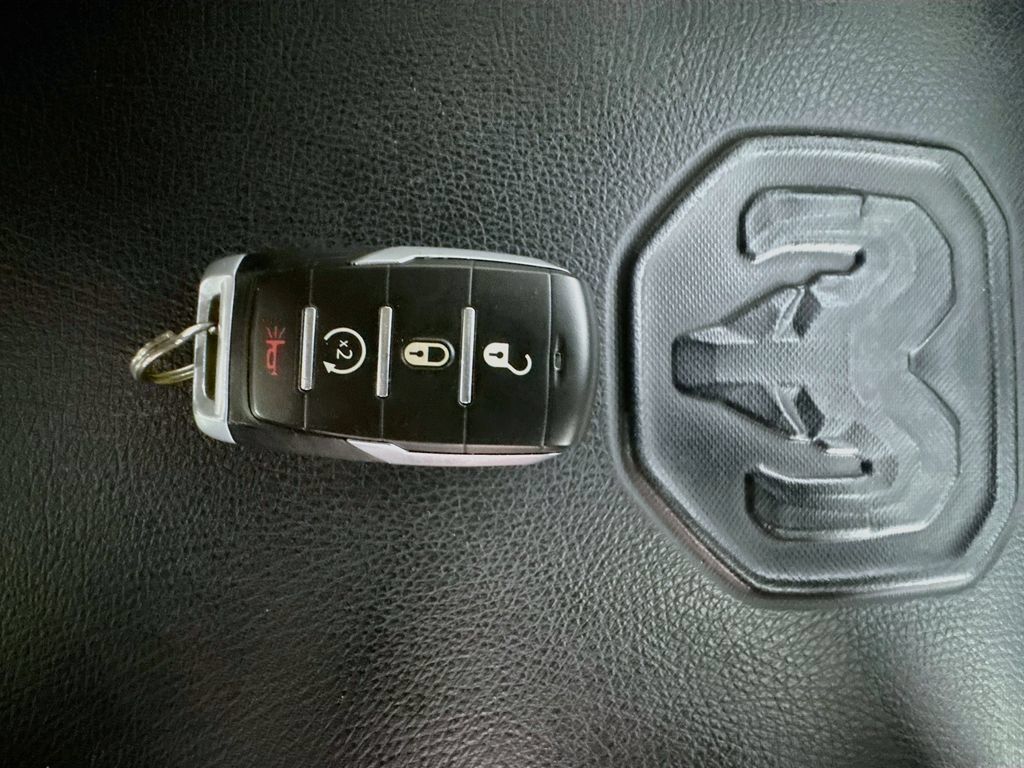 Used 2021 RAM 1500 Laramie AWD/4WD image 39
