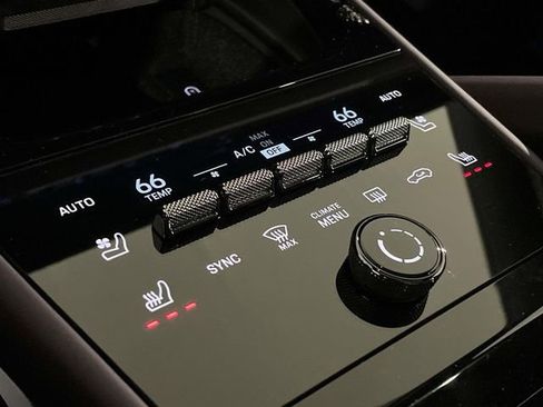 New 2026 Porsche Cayenne Coupe AWD/4WD image 32
