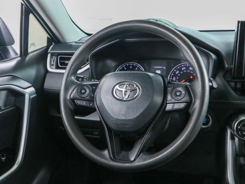 Used 2021 Toyota RAV4 XLE w/ Convenience Package FWD image 12