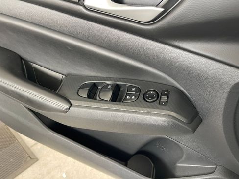 Used 2025 Nissan Altima 2.5 SV image 20