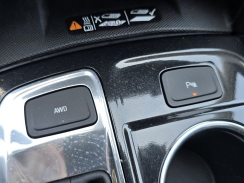 Used 2024 Chevrolet Equinox Premier AWD/4WD image 6