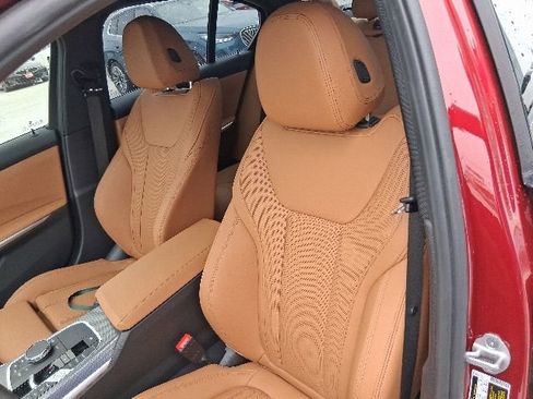 Used 2025 BMW 330i Sedan w/ M Sport Package RWD image 17