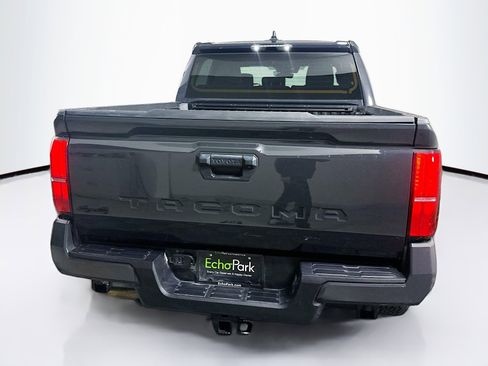 Used 2025 Toyota Tacoma TRD Off-Road image 7