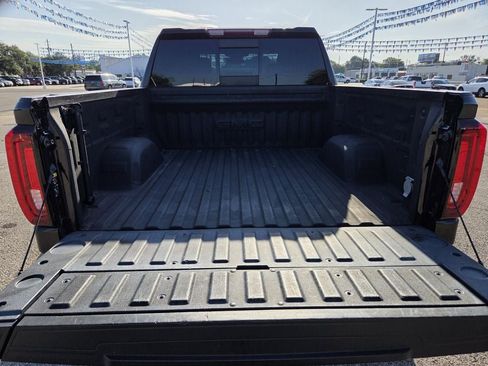 Used 2023 GMC Sierra 1500 SLT AWD/4WD image 12
