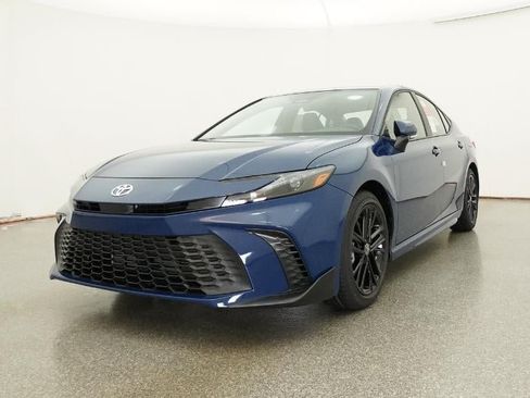 New 2026 Toyota Camry SE FWD image 32