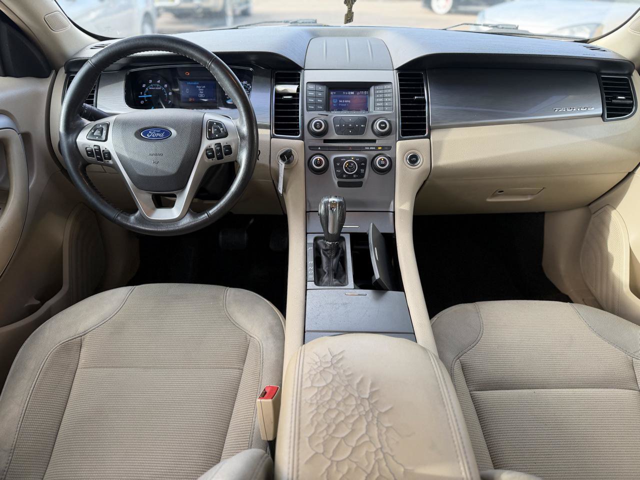 Used 2015 Ford Taurus SEL FWD image 13