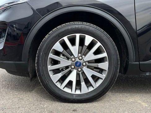 Certified 2022 Ford Escape Titanium w/ Class II Trailer Tow Package image 28