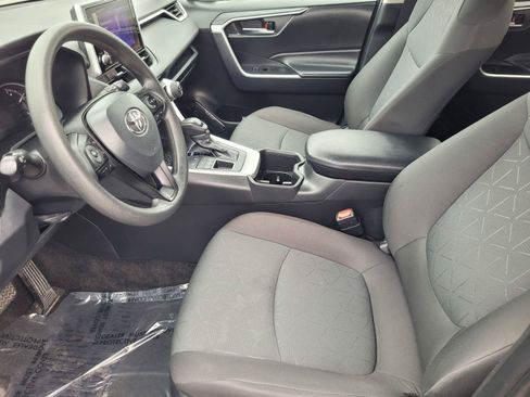 Used 2024 Toyota RAV4 XLE AWD/4WD image 19