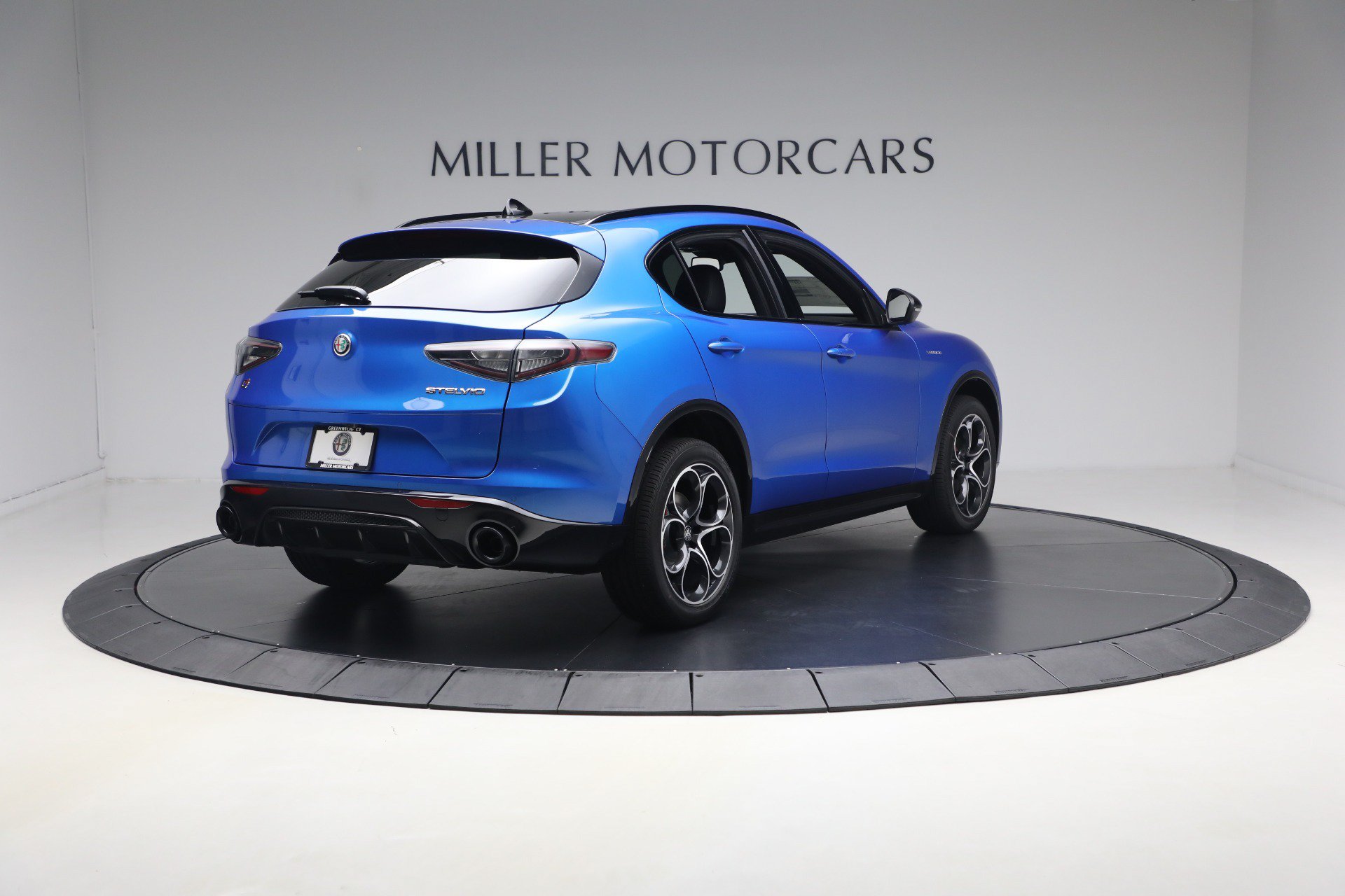 New 2026 Alfa Romeo Stelvio Sprint AWD/4WD image 7