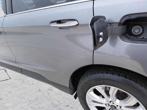 Used 2024 Ford Edge Titanium image 25