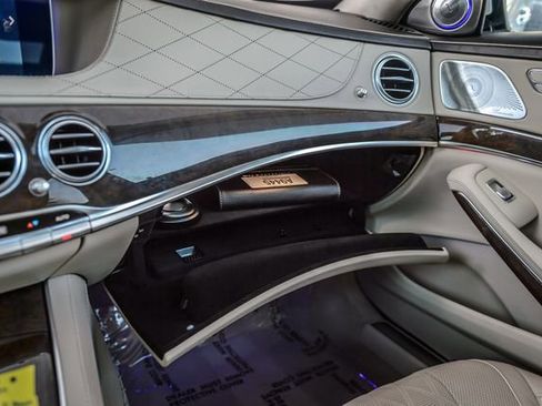 Used 2018 Mercedes-Benz S 560 Sedan image 35