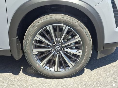 New 2026 Nissan Pathfinder Platinum AWD/4WD image 6