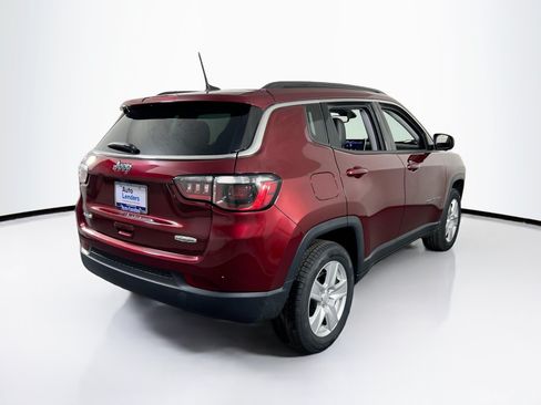Used 2022 Jeep Compass Latitude w/ Sun and Sound Group AWD/4WD image 5