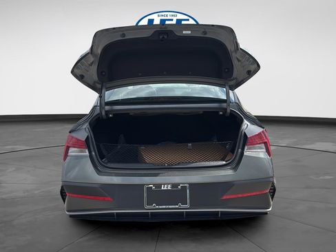 New 2026 Hyundai Elantra SEL Sport FWD image 17