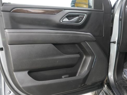 Used 2022 GMC Yukon XL SLE AWD/4WD image 18