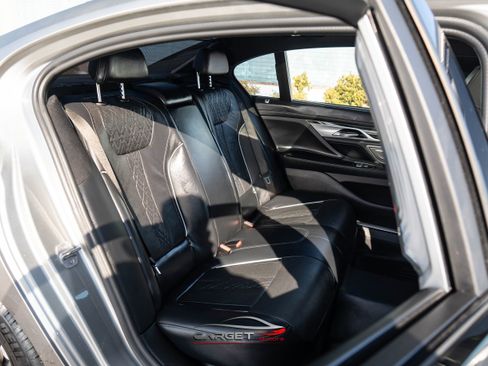 Used 2021 BMW 750i xDrive xDrive M-Sport w/ Executive Package image 18