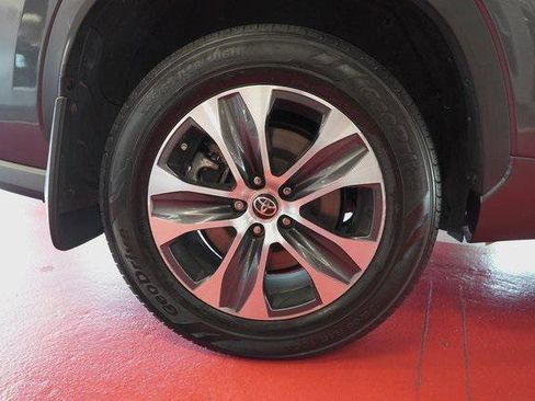 Certified 2021 Toyota Highlander XLE image 53