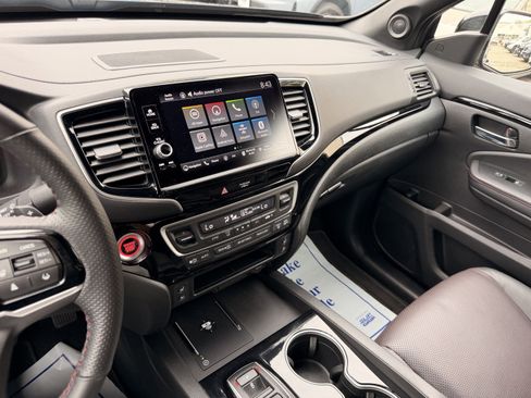 Used 2024 Honda Ridgeline Black Edition image 17