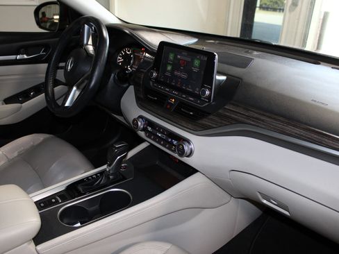 Used 2019 Nissan Altima 2.5 Platinum FWD image 32