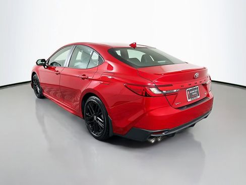 Used 2025 Toyota Camry SE image 7