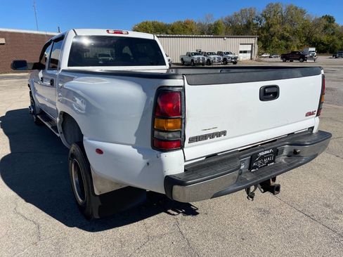 Used 2005 GMC Sierra 3500 SLT w/ Heavy-Duty Power Package image 3
