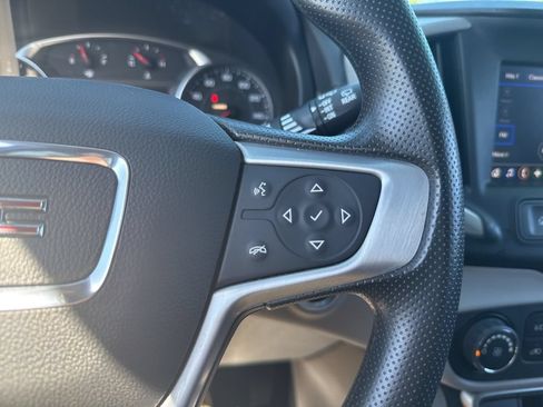 Used 2024 GMC Terrain SLE AWD/4WD image 19
