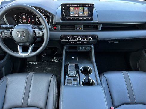 New 2025 Honda Pilot Touring image 15