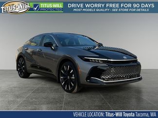 Used 2025 Toyota Crown Platinum video 1