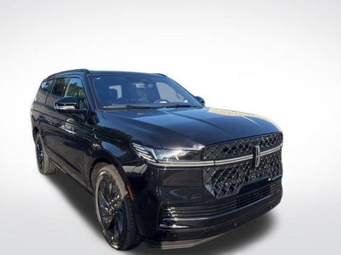 New 2025 Lincoln Navigator Reserve w/ Jet Appearance Package image 3