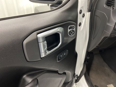 Used 2024 Jeep Wrangler Unlimited Rubicon image 17