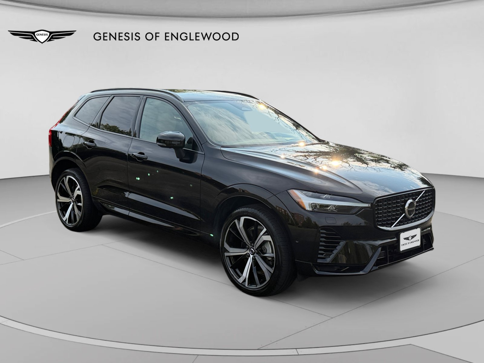 Used 2024 Volvo XC60 T8 Ultimate w/ Climate Package AWD/4WD image 7
